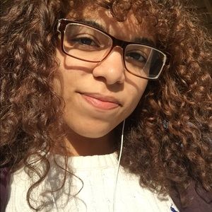 Meet your Posher, Gabriela